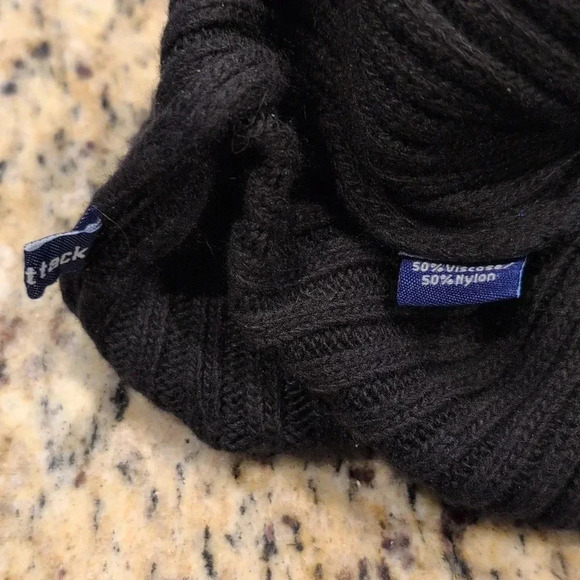 HATATTACK POM HAT black with navy blue pom pom in very good condition - Picture 3 of 3